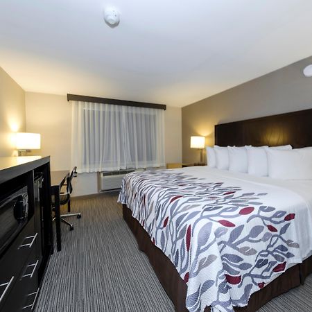 Red Roof Inn & Suites Newburgh - Stewart Airport New Windsor Экстерьер фото