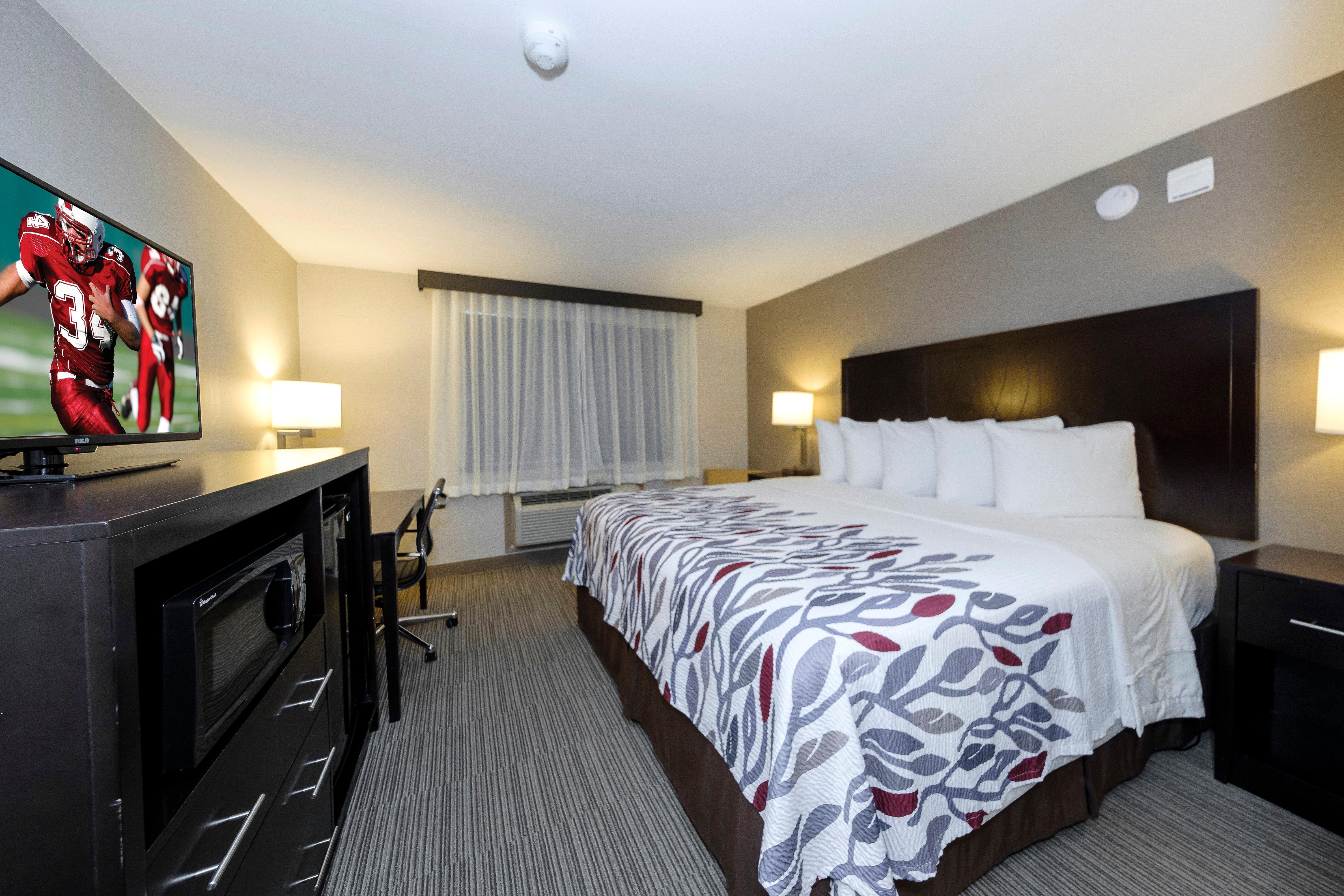 Red Roof Inn & Suites Newburgh - Stewart Airport New Windsor Экстерьер фото