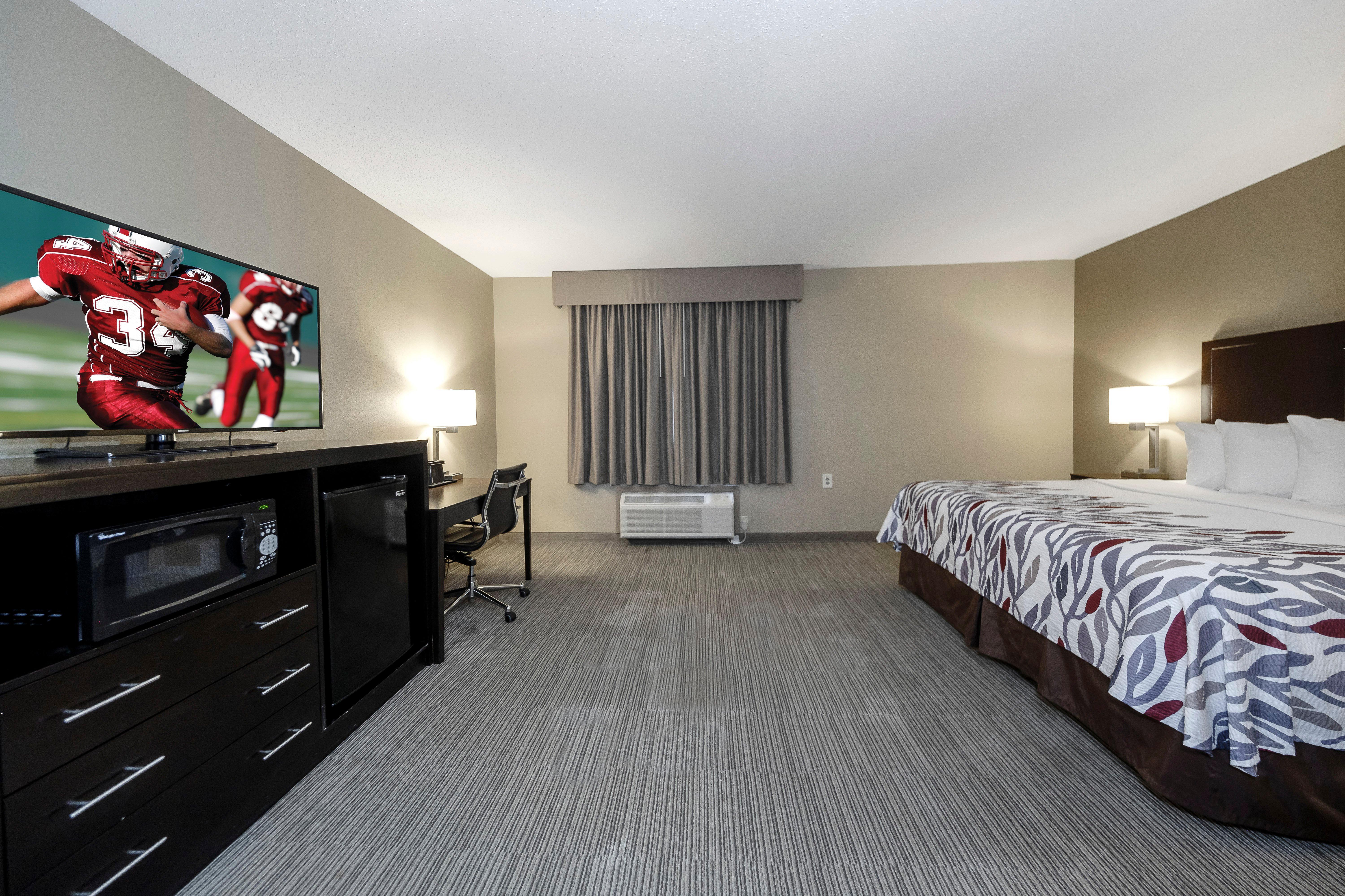 Red Roof Inn & Suites Newburgh - Stewart Airport New Windsor Экстерьер фото