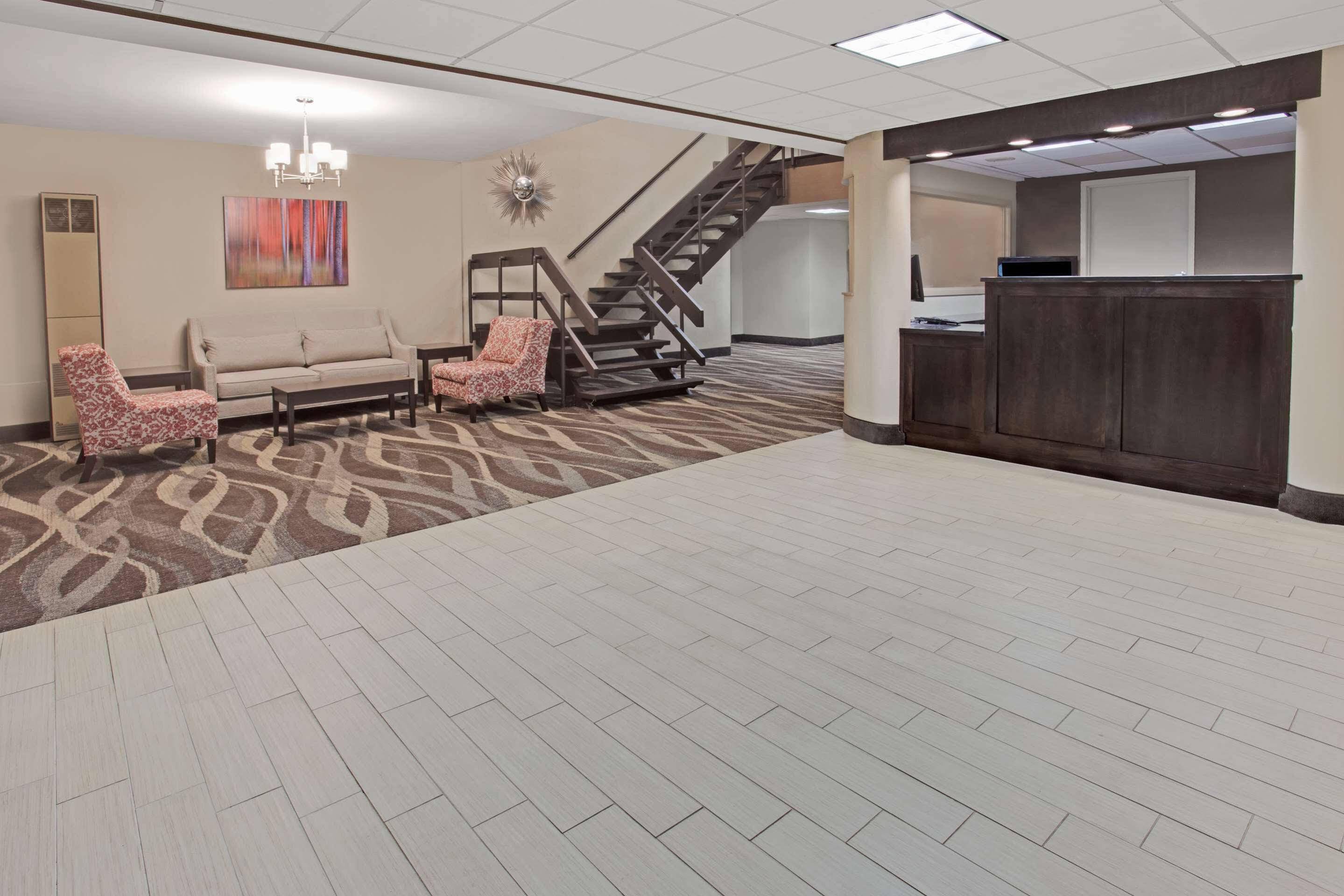 Red Roof Inn & Suites Newburgh - Stewart Airport New Windsor Экстерьер фото