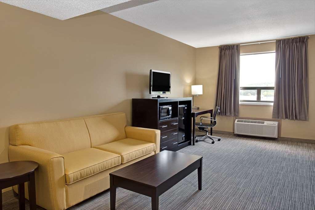 Red Roof Inn & Suites Newburgh - Stewart Airport New Windsor Номер фото